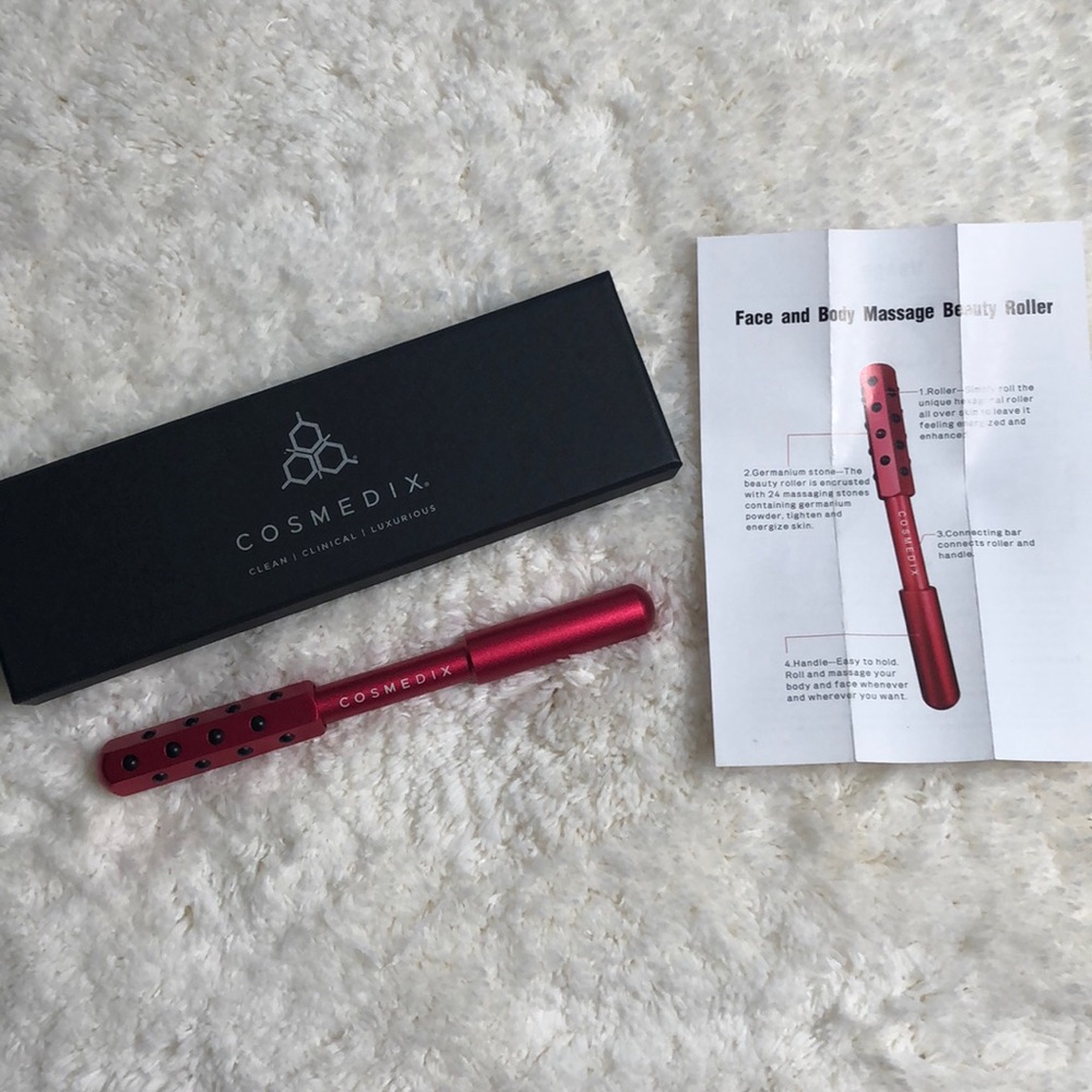 Cosmetic face roller